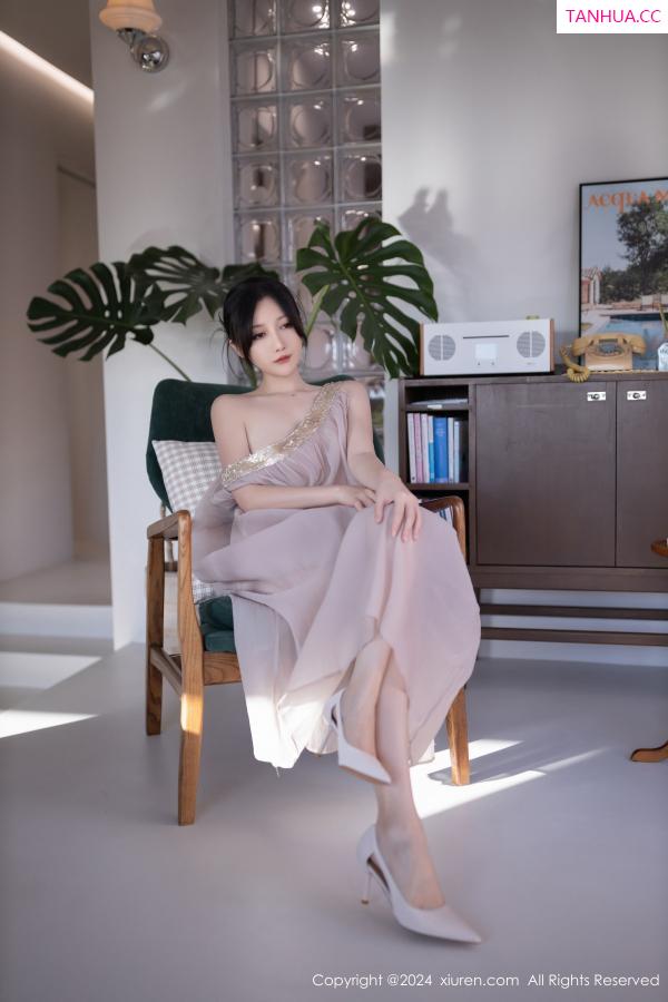 鱼子酱fish  [XiuRen]高清写真图 2024.11.22 No.9492 鱼子酱Fish 美腿性感第46张图片